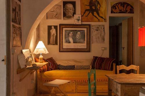 Borgo Petelia, Casa Chiarotti, Antica Casa Con Scala Esterna