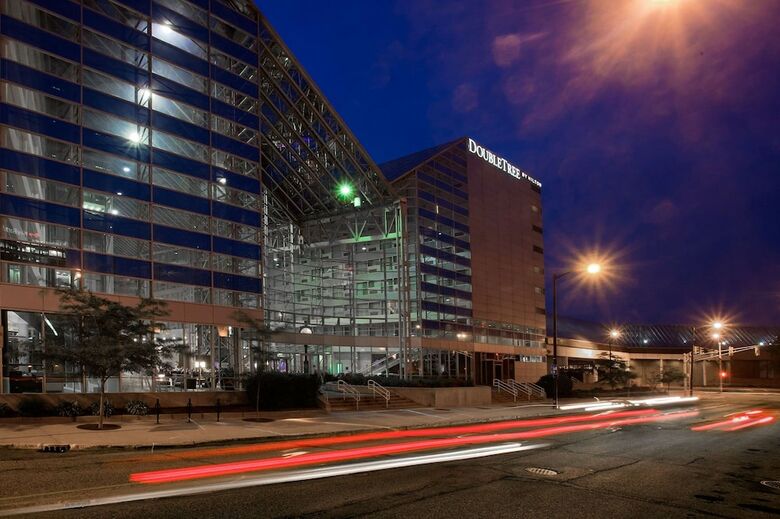 Doubletree By Hilton Hotel South Bend