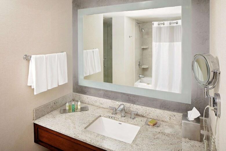 Doubletree By Hilton Hotel South Bend