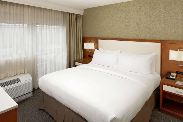 Doubletree By Hilton Hotel South Bend