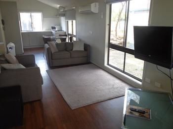 Hotel Nepean Shores Riverside Resort & Conference Centre