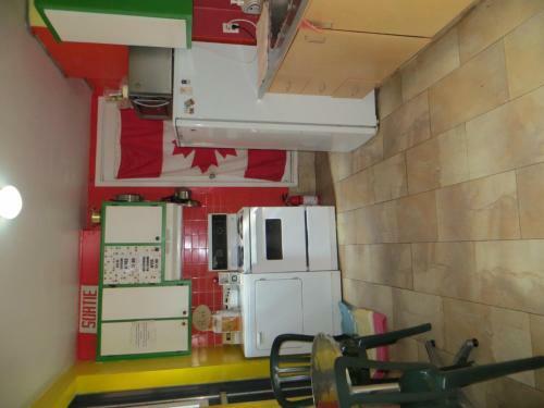Auberge Jeunesse Planete Backpackers Hostel