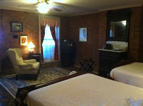 Corners Mansion Inn - A Bed And Breakfast