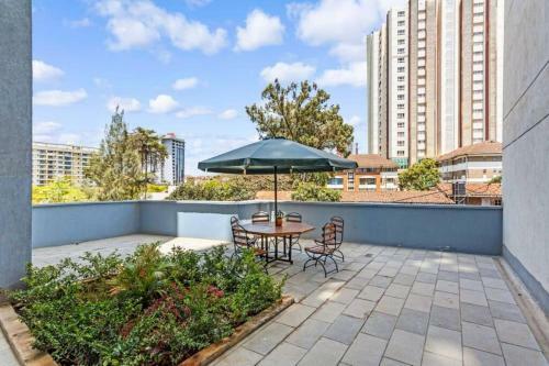 Cozy And Low Budget Studio In A Kilimani Apartment