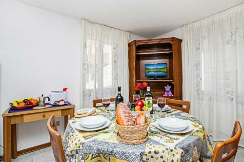 Apartamento C� Luisel 2