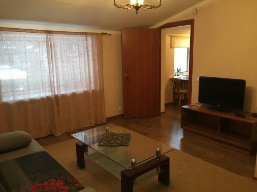 Lee Apartments