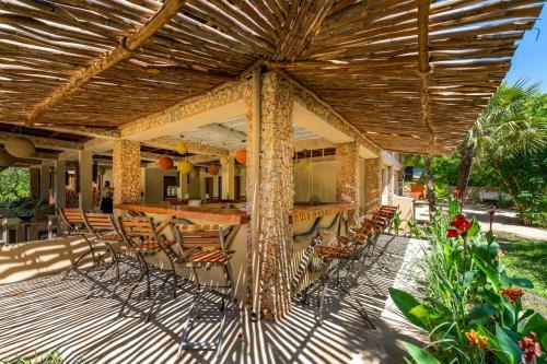 Bed & Breakfast Tombo House
