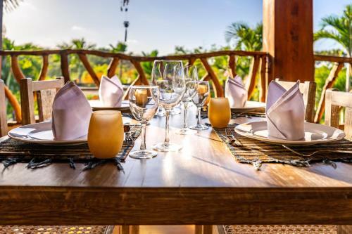 Bed & Breakfast Tombo House