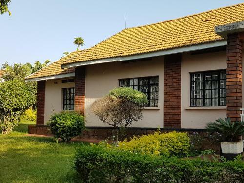 Hostal Entebbe Crane Guest House