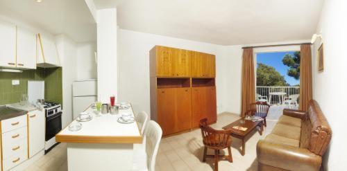 Apartamentos Cala Llonga Playa