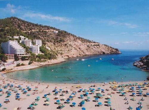 Apartamentos Cala Llonga Playa