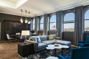 Renaissance Pittsburgh Hotel
