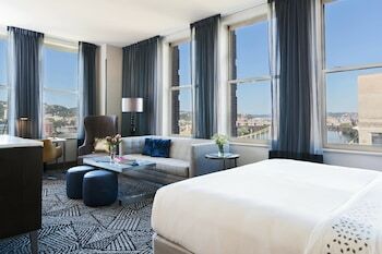 Renaissance Pittsburgh Hotel