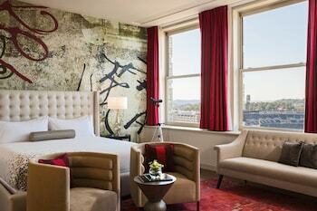 Renaissance Pittsburgh Hotel