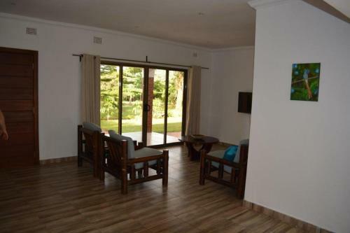 Serviced Apartment (3 Bedrooms)