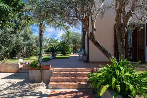 Deliziosa Villa A 500 Metri Dal Mare Con Piscina