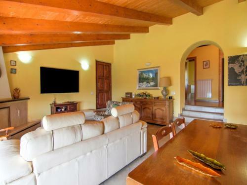 Vibrant Villa In Torre Di Ruggiero With Sauna
