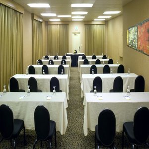 Days Inn Hotel Circle