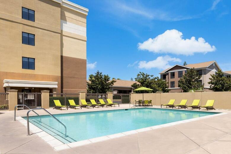 Hotel Springhill Suites Fresno