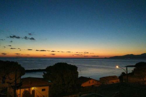 Apartamento Splendido Attico Di Fronte Al Mare
