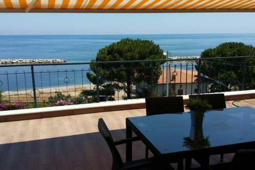 Apartamento Splendido Attico Di Fronte Al Mare