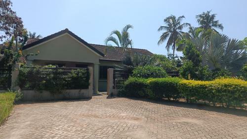 Dar Es Salaam Modern House Near Beach With Wifi