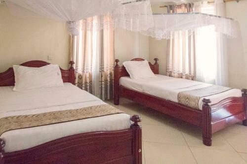 G-one Hotel