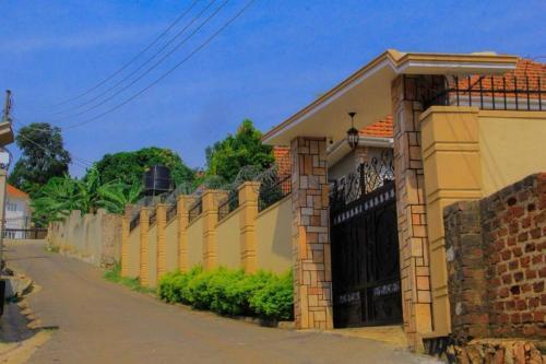 Apartamento Png Guest House Kitende