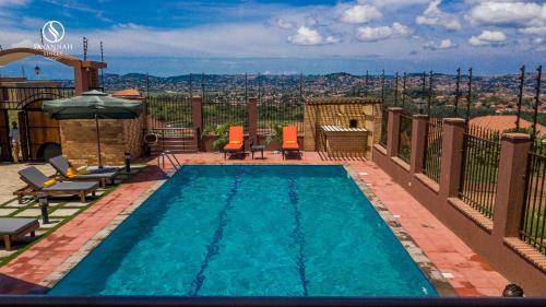 Hostal Savannah Suites