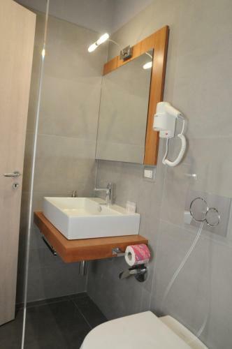 Hostal New Casa Corvaja