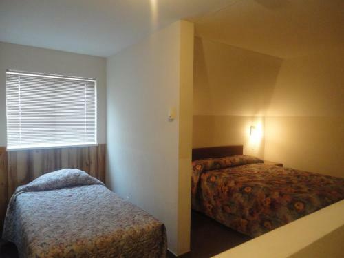Rainbow Motor Inn