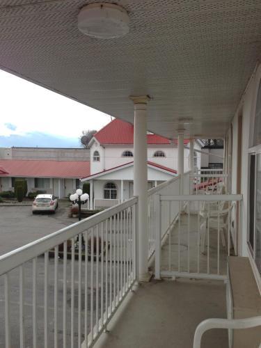 Rainbow Motor Inn