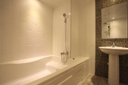 Nyx Hotel