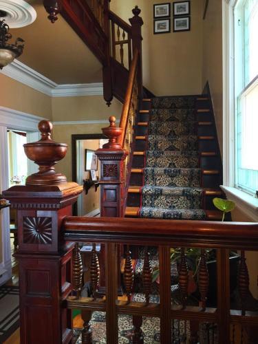 Bed & Breakfast At Wit's Inn