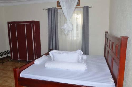 Hotel Migingo Suites Entebbe