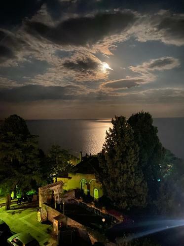 Bed & Breakfast Chiaro Di Luna