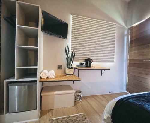 Hostal Le Bezz Guesthouse