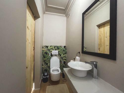 Hostal Le Bezz Guesthouse