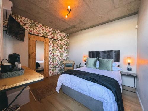 Hostal Le Bezz Guesthouse