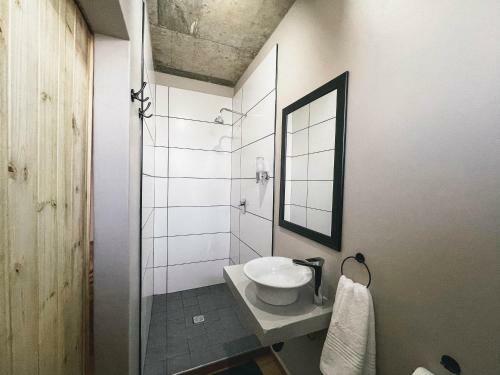 Hostal Le Bezz Guesthouse