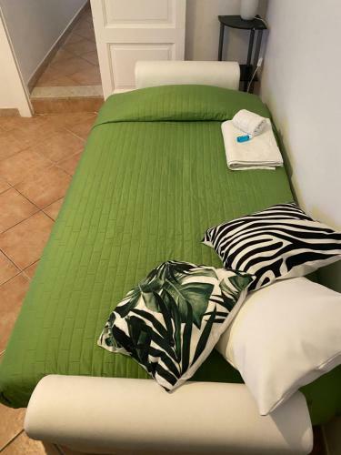 Skip Intro Apartment