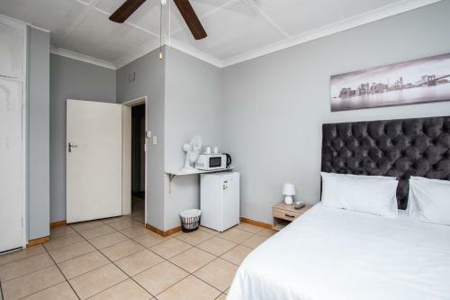 Hostal Willow Guest House