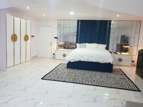 Hotel Executive Home Extension