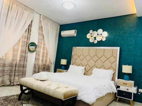 Shortlethomes Tiara's Short Let Apartment In Lekki Phase 1