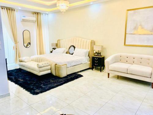 Shortlethomes Tiara's Short Let Apartment In Lekki Phase 1