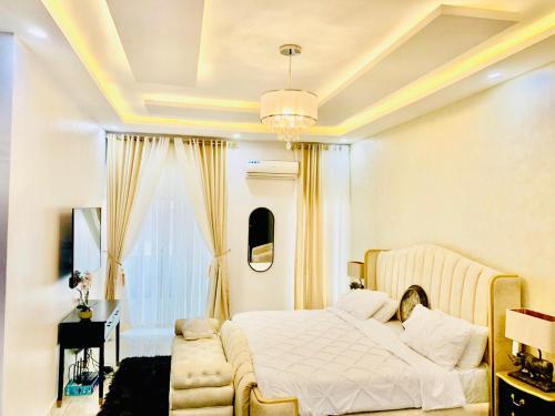 Shortlethomes Tiara's Short Let Apartment In Lekki Phase 1