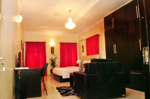 Hotel J Gibson Suites