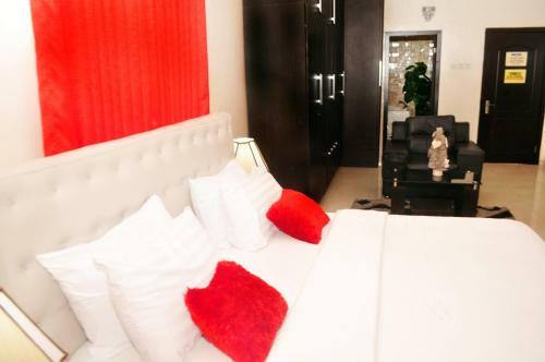 Hotel J Gibson Suites