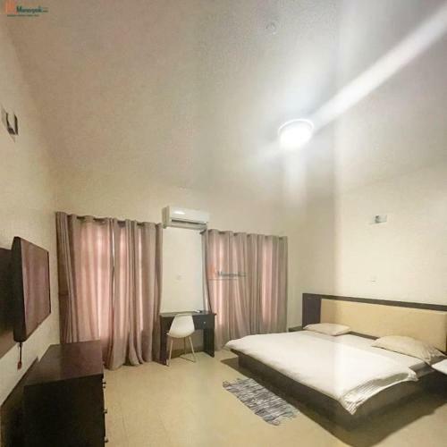 Classic Lovely 2 Bedroom Apartment