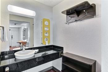 Motel 6 Oakland Airport